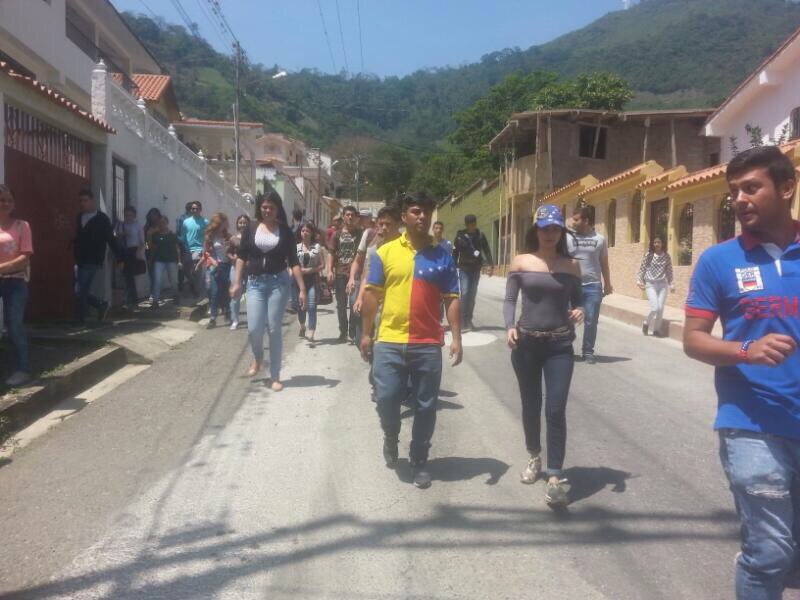 Grupos armados atacan a estudiantes de la ULA-Trujillo (Fotos y video)