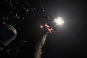 Estados Unidos ataca Siria en respuesta a ataque químico
