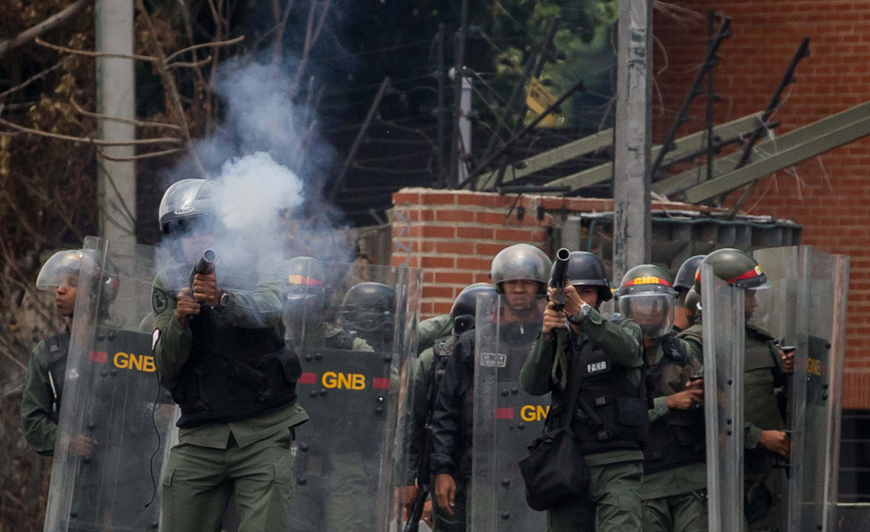 Tres videos con la saña represiva del #19Abril