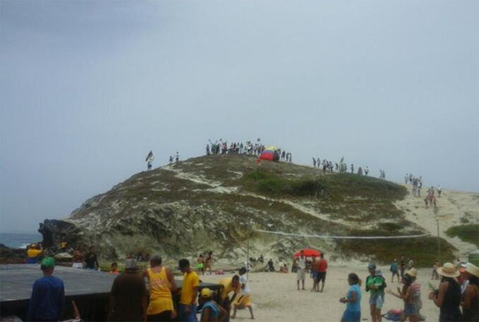 Protestaron contra el TSJ en espacios turísticos en Margarita (Fotos)