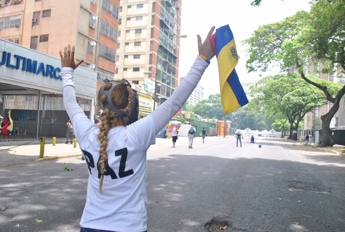 Manifestantes atrapados en El Paraíso, denuncia Lilian Tintori