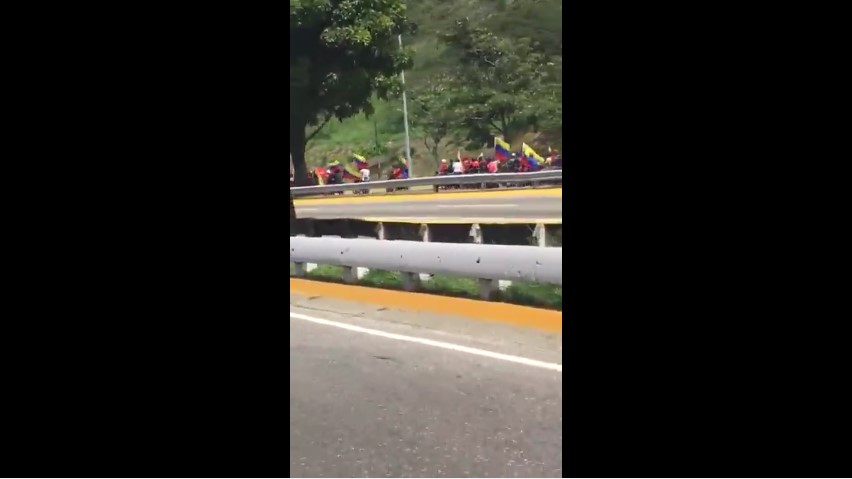 Motorizados en la Cota Mil a pesar de restricciones de la GNB (video)