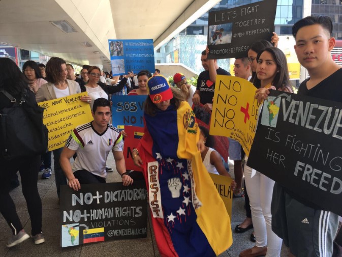 En Hong Kong se unieron a la protesta de este #19Abr (fotos)