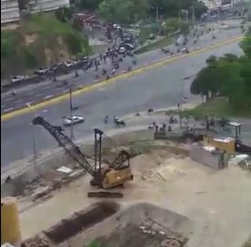 Reportan fuerte represión a manifestantes en el Distribuidor de Santa Fe (fotos+Videos)