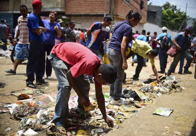 VENEZUELA-CRISIS-LOOTING