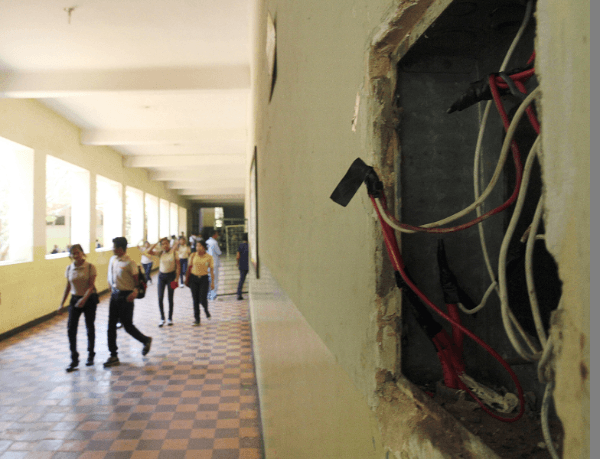 Constantes robos dejan “limpios” a los colegios en el Zulia