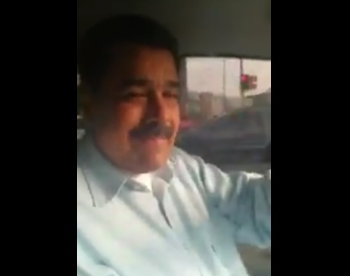 Nicolás Maduro “el chofer” sigue violando las leyes de tránsito (video)