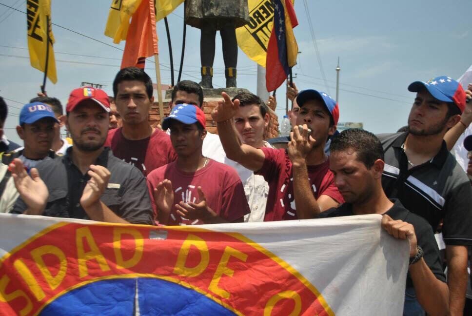 VP Anzoátegui marchó con estudiantes en honor a los caídos