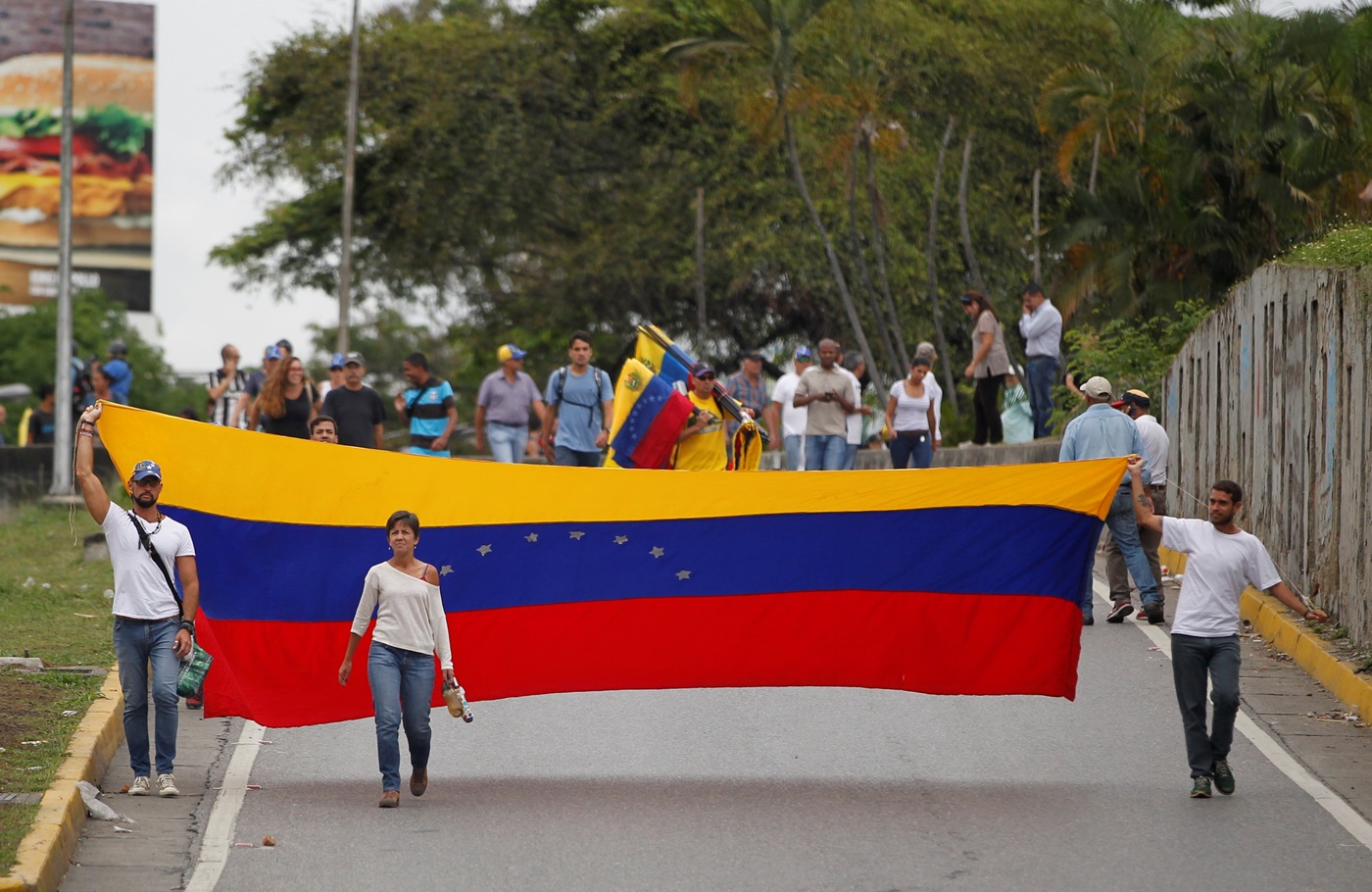 #3May Reprimen brutalmente a manifestantes en Altamira 3:30 pm