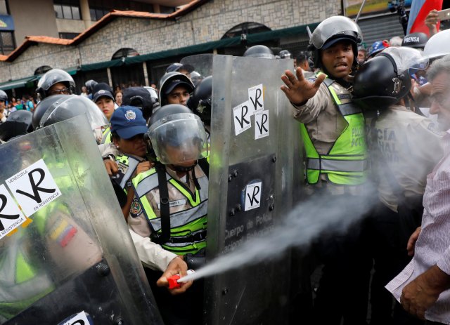 Las imágenes más inspiradoras que nos dejaron nuestros "viejos" en la #MarchadelosAbuelos REUTERS/Carlos Garcia Rawlins