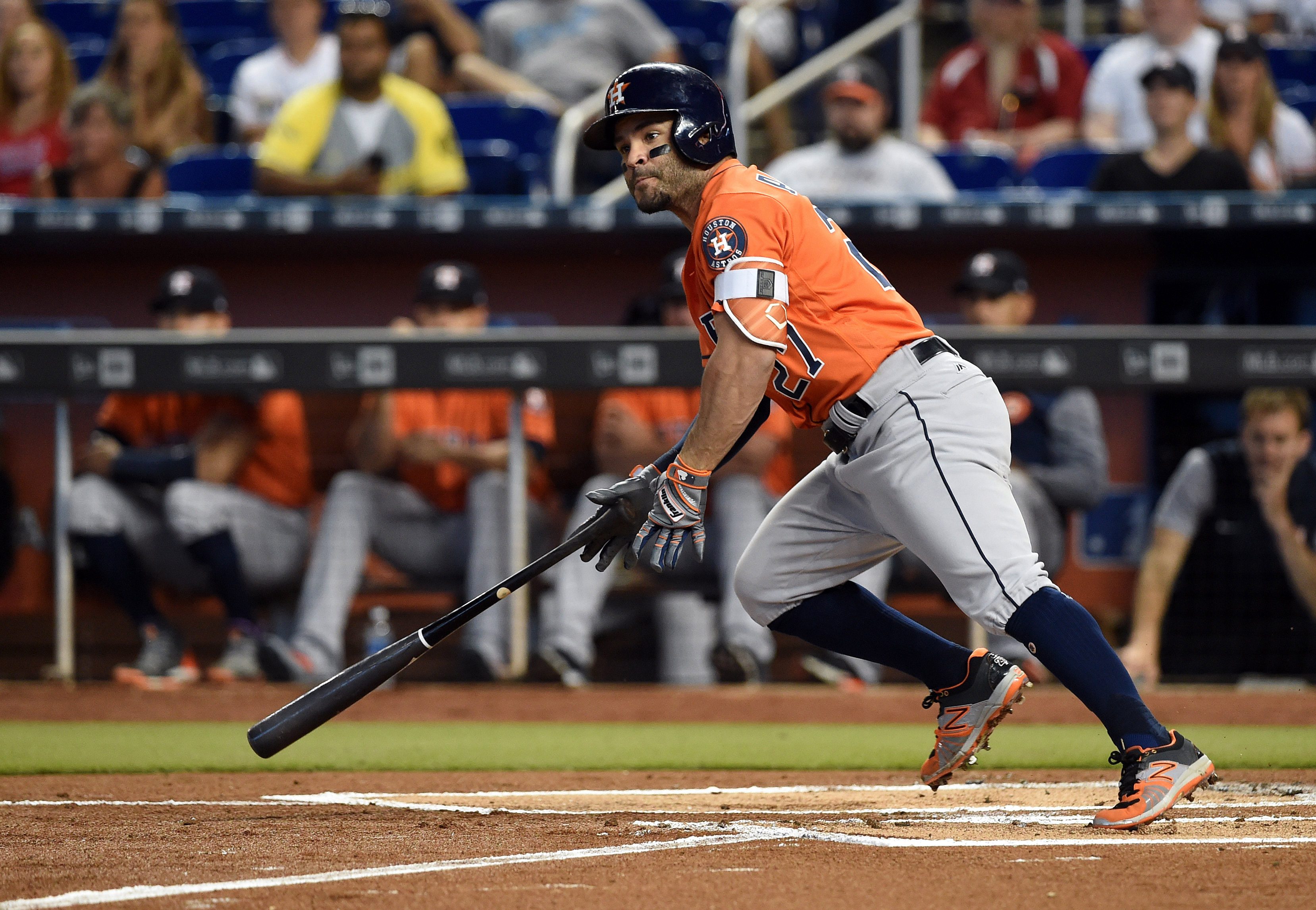 José Altuve lidera blanqueada de los Astros para barrer a los Marlins