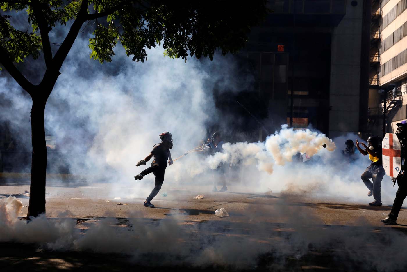 Así fue la brutal represión de la PNB en la Av. Francisco de Miranda #20May (Video)