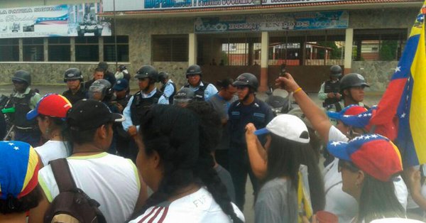 Mujeres llegan a la 41 Brigada Blindada de Naguanagua (Foto y Video)