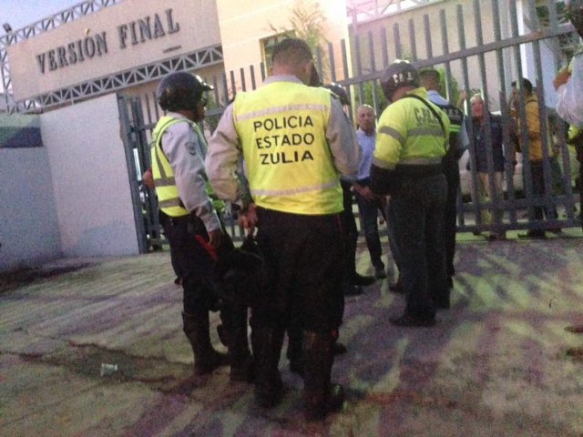 Perpetraron atentado contra sede de Versión Final. Foto: @sntpvenezuela 