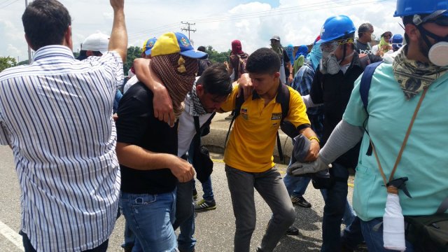 Hieren al dirigente, Mariangel Navas en Carabobo. Foto: @Heberlizeth 