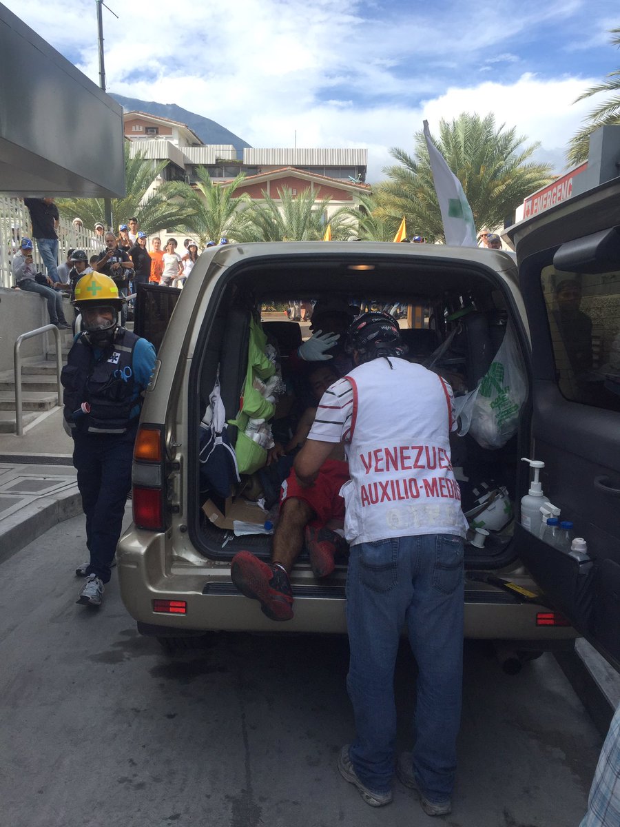 Reportan manifestante herido por impacto de metra en el tórax (foto)