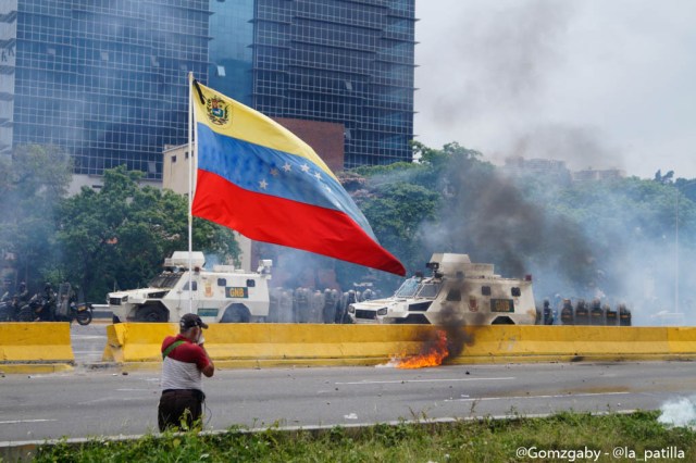 GN efectuó fuerte represión en Caracas este 3 de mayo. Foto: LaPatilla.com / Gabriela Gómez