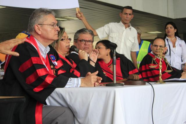 Durante juicio a la constituyente Abogados del Zulia declaran “personas no gratas”  a tres magistrados del TSJ