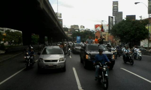 Caravana de la oposición rumbo a Vargas / Foto: Régulo Gómez - La Patilla