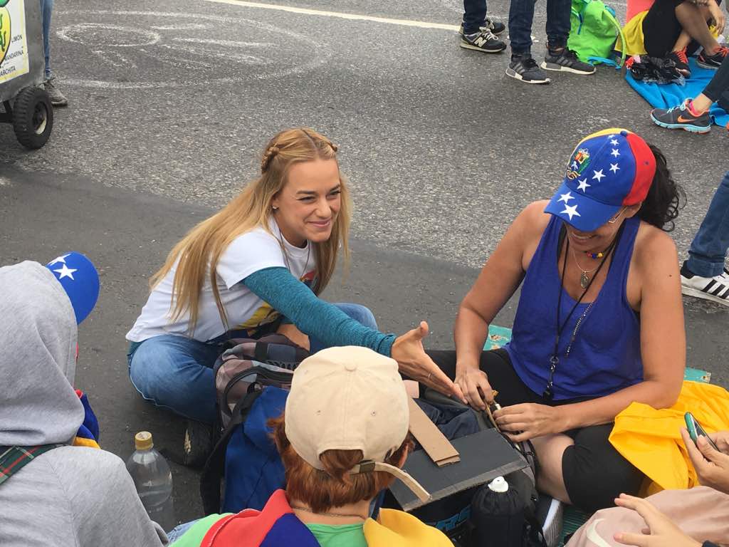 Lilian Tintori llega a Altamira para participar en el plantón #15May (Fotos)