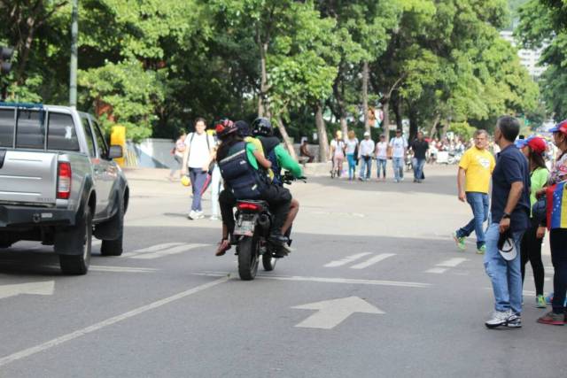 Aislados a la manifestación de la Unidad, resultaron heridos luego de que la GN los reprimiera con gases en la Fajardo. Foto: Régulo Gómez / LaPatilla.com