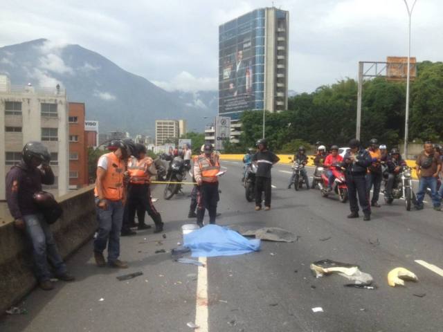 Murió nadador tras se arrollado en la autopista Prados del Este 