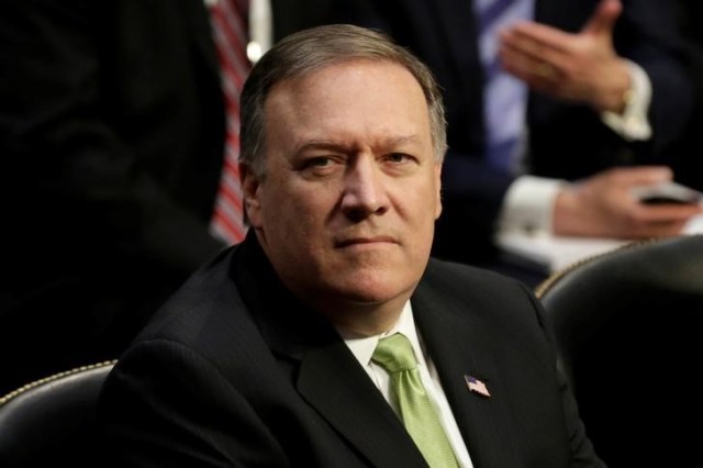 El director de la CIA, Mike Pompeo, en el Capitolio estadounidense en Washington, mayo 11, 2017. En Venezuela hay una gran cantidad de armas y existe el riesgo de que caigan en manos equivocadas, dijo el jueves el director de la CIA Mike Pompeo durante una audiencia en el Congreso estadounidense, mientras la profunda crisis en el país caribeño ha llevado a miles de personas a protestar en las calles. REUTERS/Yuri Gripas