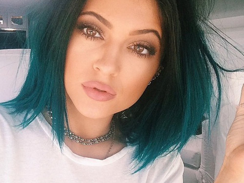 ¡Se quitó la peluca! Mira como es el verdadero cabello de Kylie Jenner