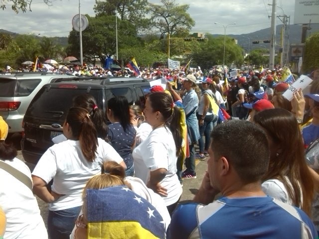 Marcha de las Mujeres en el estado Táchira este #6May / Foto @NereCapacho_ 