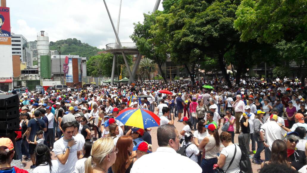 En video: Así fue el homenaje a los caídos en la plaza Alfredo Sadel