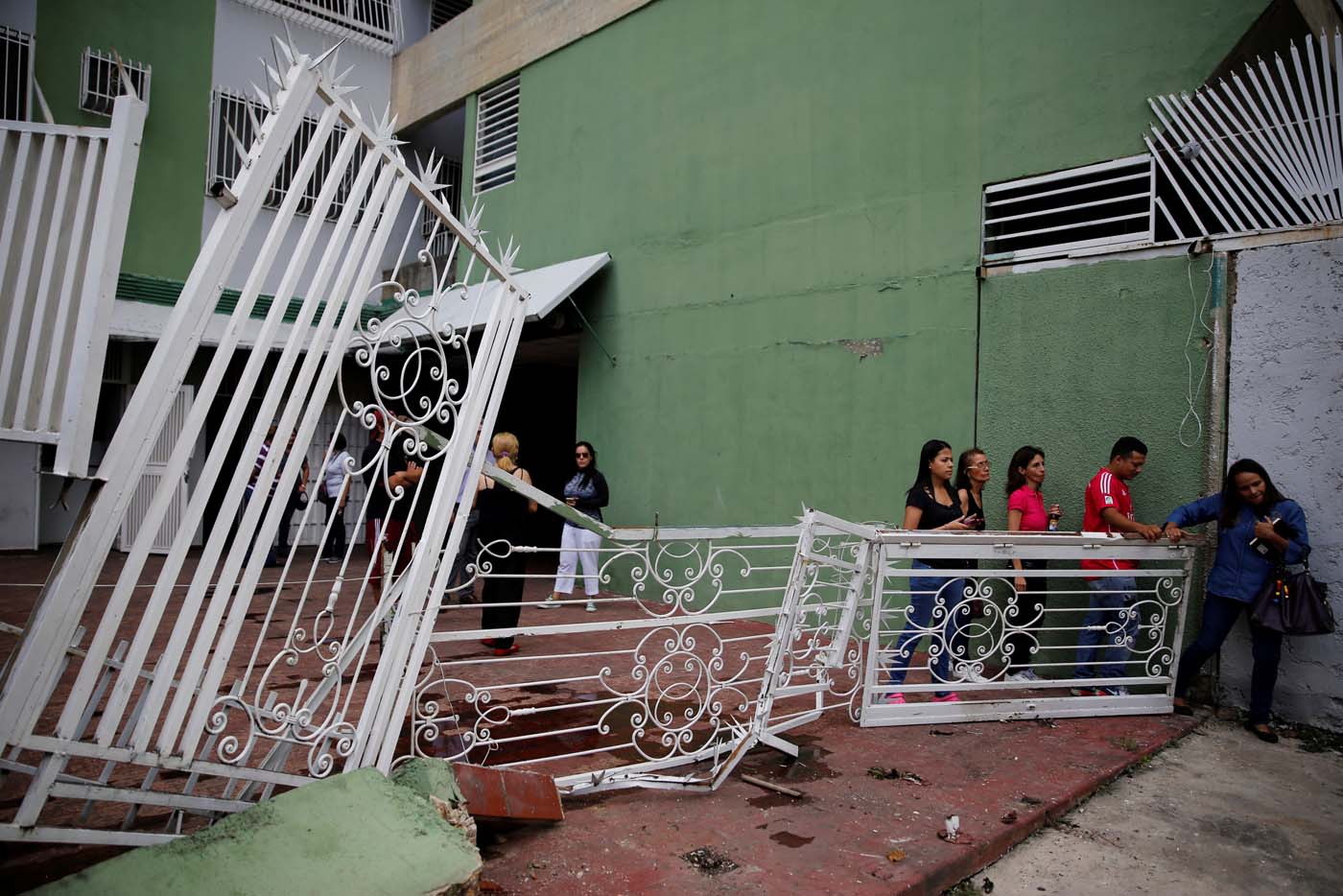 En Los Verdes prevalece la impotencia (FOTOS)