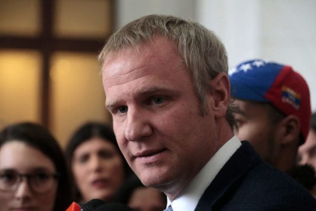 Felipe Kast denunciará a Nicolás Maduro de crímenes de lesa humanidad ante La Haya