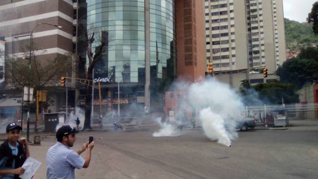 Represión Multiplaza El Paraíso 5Junio