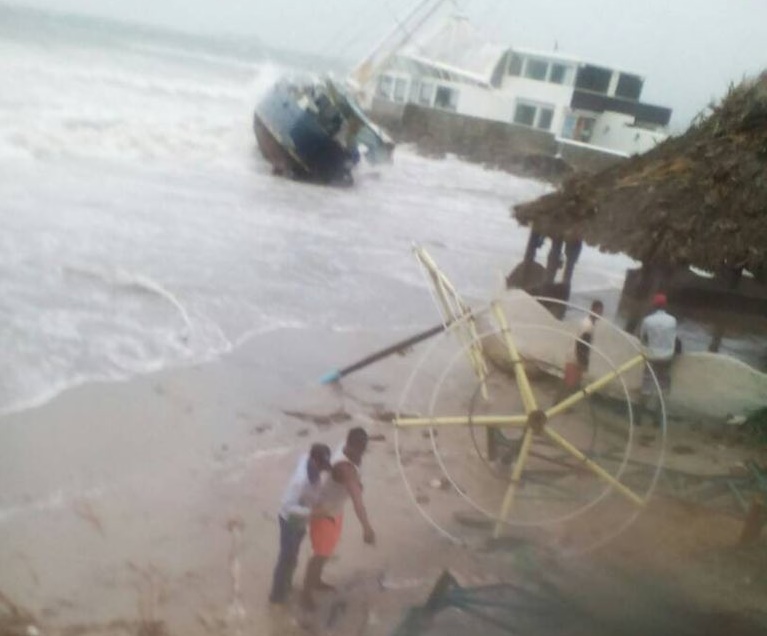 Bret genera fuertes ráfagas de viento y causa destrozos en Pampatar (Videos)