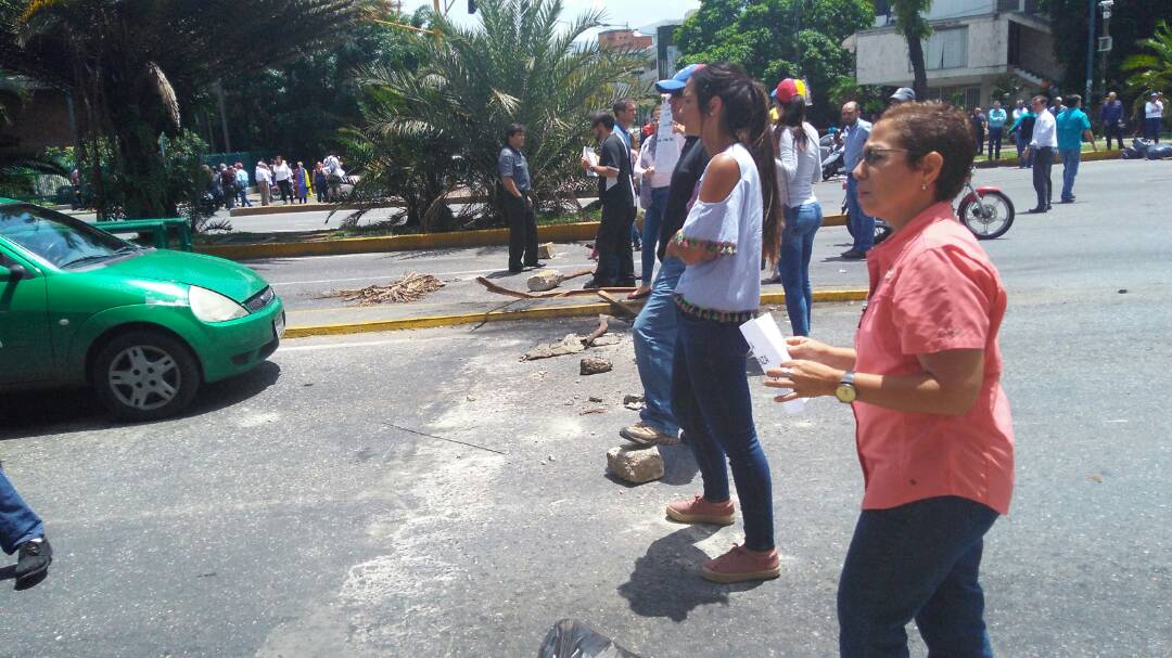 En Las Mercedes también se unen al trancazo #23Jun (Fotos + Video)