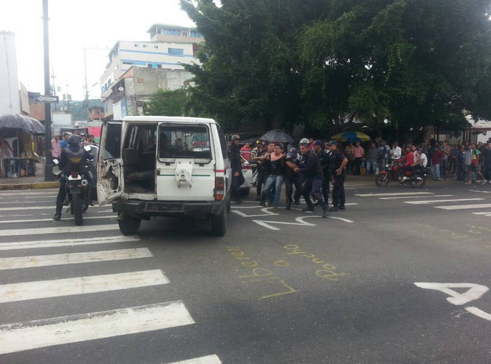 Detienen a estudiantes que marchaban por la salud en Trujillo #17Jun (Fotos)