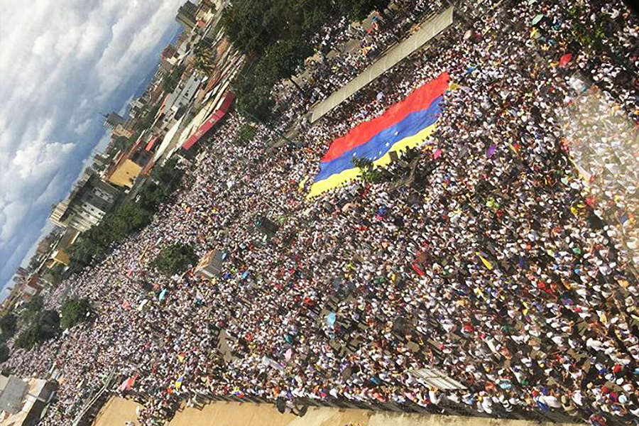 ¡Histórico! Divina Pastora salió en multitudinaria procesión por segunda vez en un mismo año