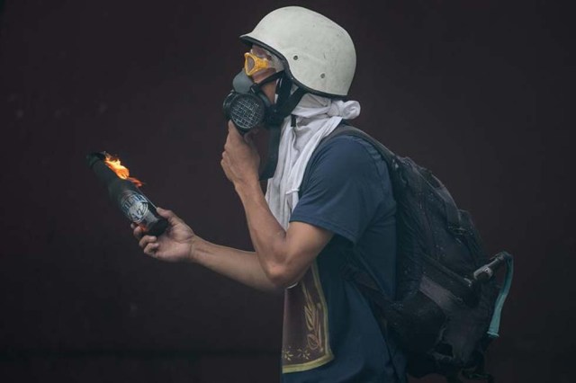 Cuerpos de seguridad redoblan la represión en las marchas. La resistencia sigue. Foto: EFE