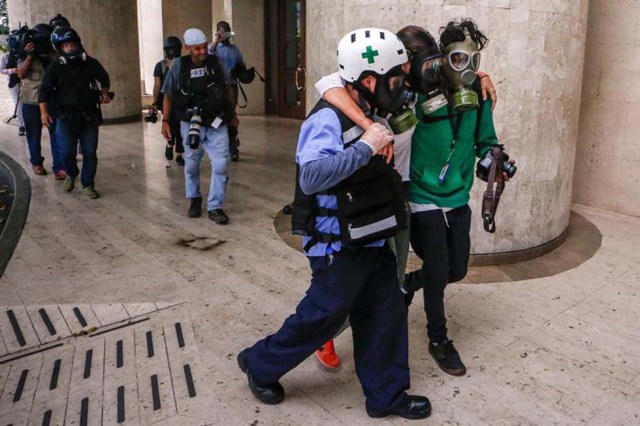 Cuerpos de seguridad redoblan la represión en las marchas. La resistencia sigue. Foto: EFE