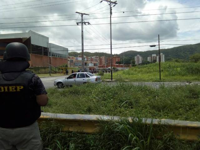 Foto: Enfrentamientos entre la policía y manifestantes en Carabobo durante el trancazo #28Jun / @gabytasuniaga