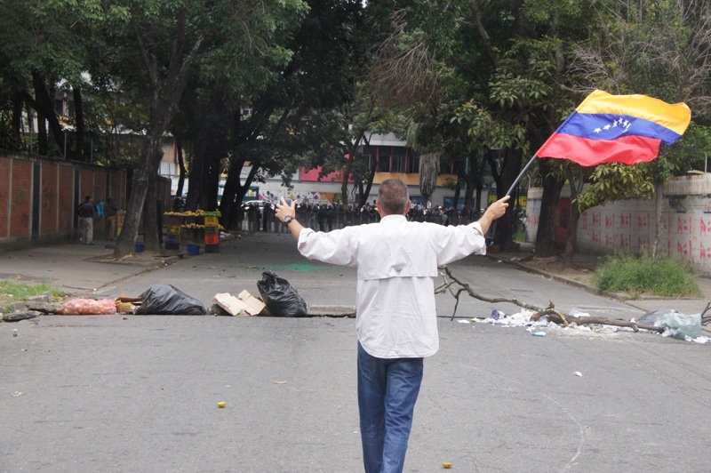 Richard Blanco: Padrino no te pararon bolas los GNB, en parroquia La Vega nos volvieron a disparar, pero seguimos