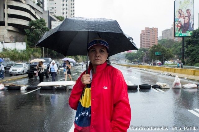 Sociedad civil en el trancazo de este miércoles en Caracas. Foto/Lapatilla