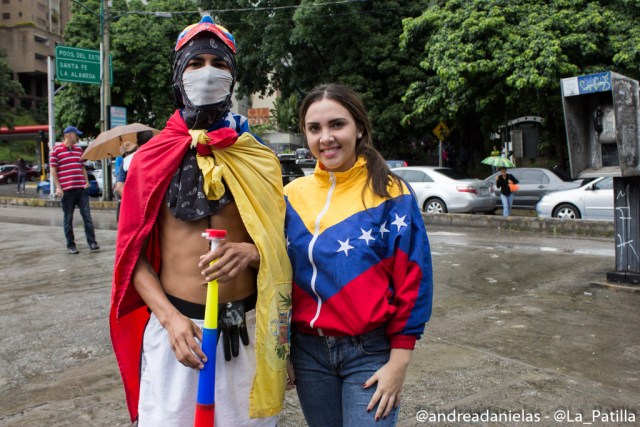 Sociedad civil en el trancazo de este miércoles en Caracas. Foto/Lapatilla