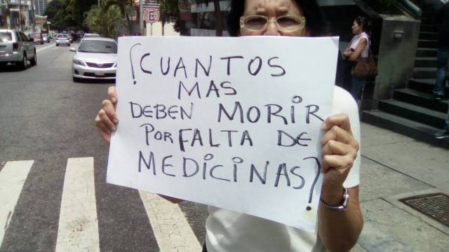 Médicos de Carabobo protestan por condiciones del sistema de salud en Venezuela // Foto @rafaelrumbosgil