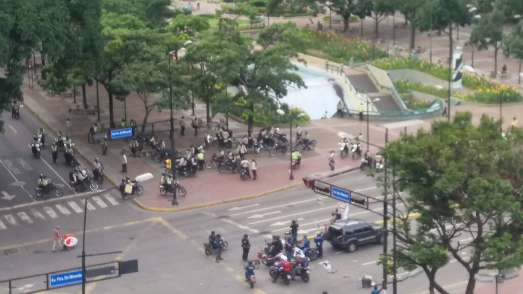 Plaza Altamira es tomada por los cuerpos de seguridad (Fotos)