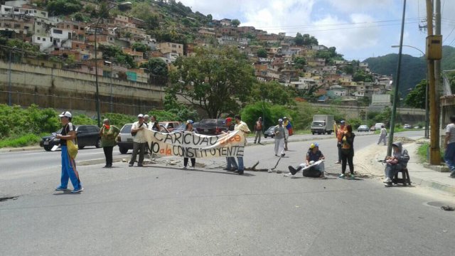 Foto: Trancazo en Caricuao / Stalin Gonzalez 