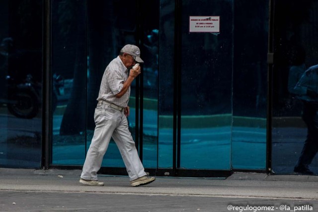 Mientras el régimen reprime, la resistencia se le planta a Maduro en la calle. Foto: Régulo Gómez / LaPatilla.com