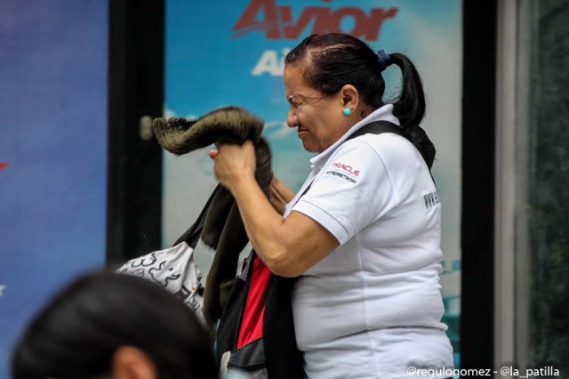 Mientras el régimen reprime, la resistencia se le planta a Maduro en la calle. Foto: Régulo Gómez / LaPatilla.com