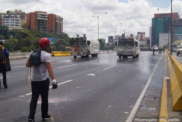 La represión "atroz" arremetió este #19Jun hasta con balas: La resistencia continúa. Fotos: Gabriela Gómez / LaPatilla.com