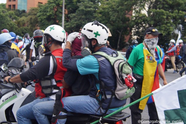 La represión "atroz" arremetió este #19Jun hasta con balas: La resistencia continúa. Fotos: Gabriela Gómez / LaPatilla.com